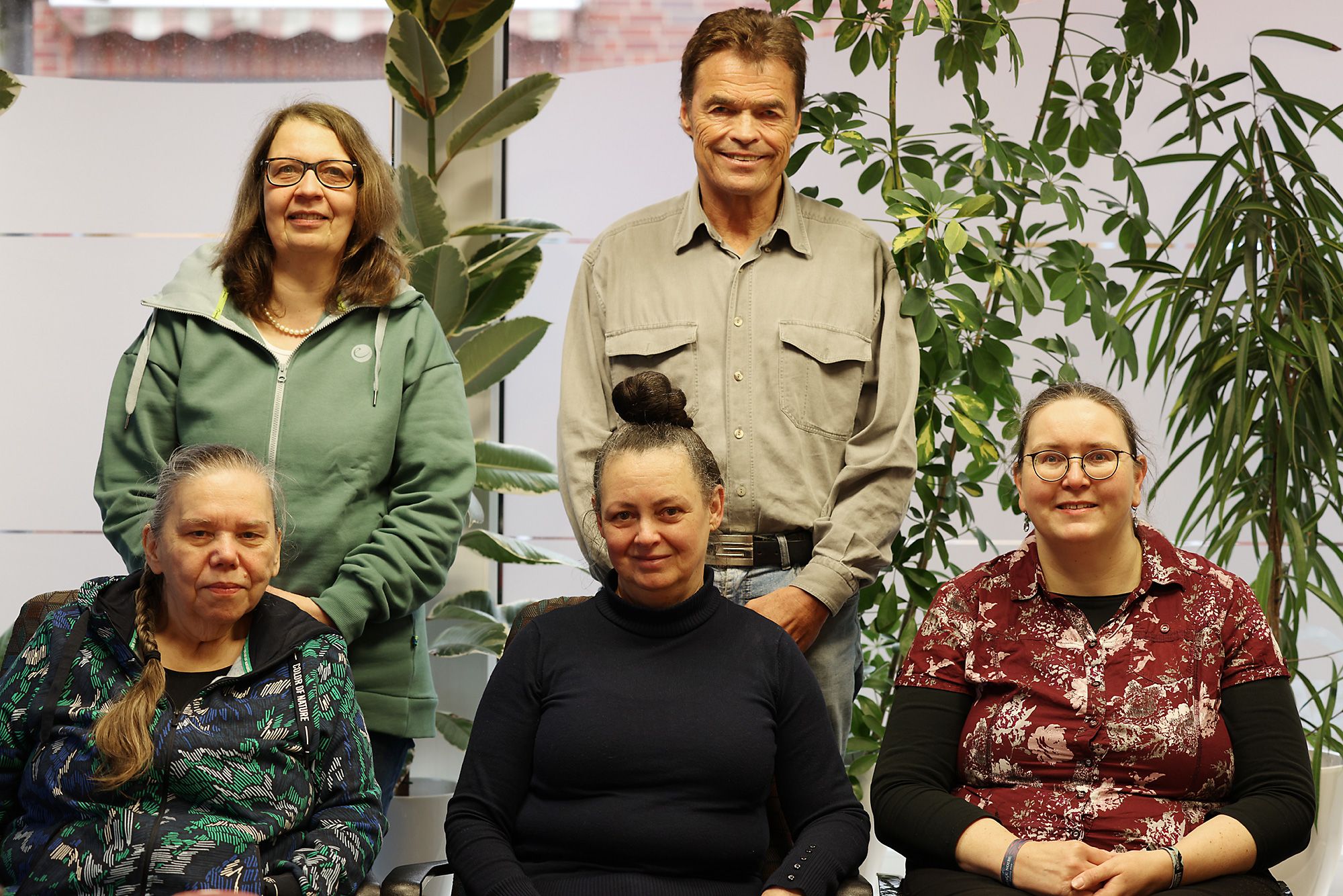 EUTB®-Team (von links, hinten: Beate Stahmer, Gerhard Hübner, vorne: Heidi van Calker, Jeanette Buckow, Janthe Schröder